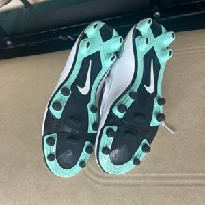 Women's Size M 7.5 (W 8.5) Nike Cleats (Used)