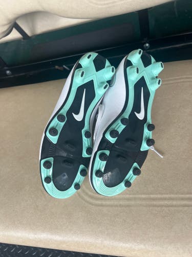 Women's Size M 7.5 (W 8.5) Nike Cleats (Used)