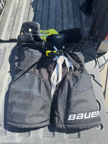 Junior Medium Bauer Supreme 3S Pro Hockey Pants (Used)