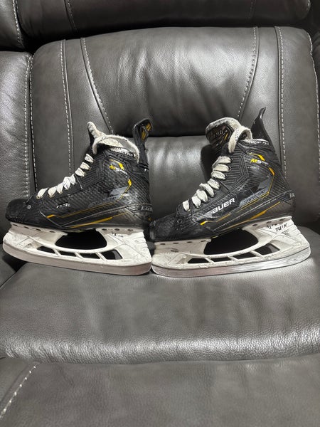 Bauer Supreme M5 Pro Hockey Skates Regular Width Size 5 (Used)