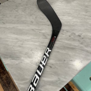 Intermediate Bauer Vapor X5 Pro Hockey Stick Left Hand P29 55 Flex (Used)