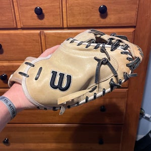 2023 Wilson A2000 RH Catcher's Baseball Glove 33" (Used)