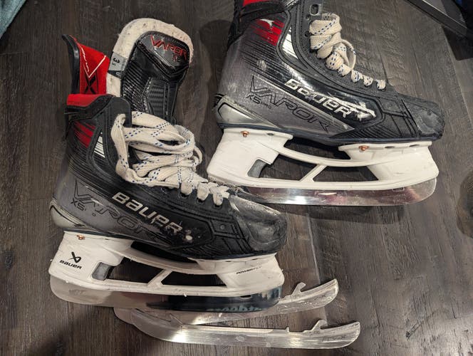 Bauer Vapor 5x pro Hockey Skates 3.5R (Used)