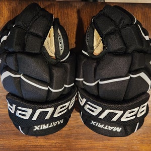 Bauer Supreme Matrix Gloves