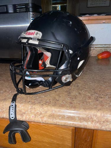 Large Youth Riddell Speed Helmet (Used)