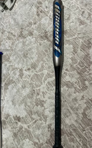 Easton Typhoon Alloy Bat (-10) 21 oz 31"
