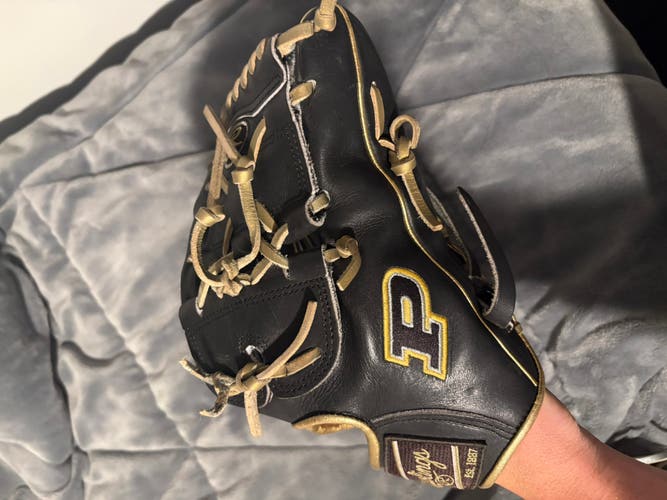 Rawlings RH Pitcher's Baseball Glove 12.25" (Used)