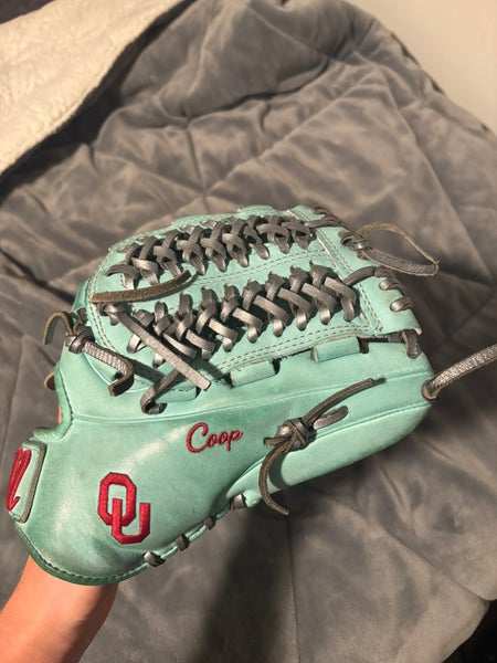 Marucci Capitol Series RH Pitcher's Baseball Glove 11.75" (Used)