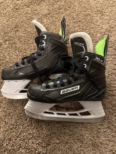 Bauer Hockey Skates Size 3 (Used)