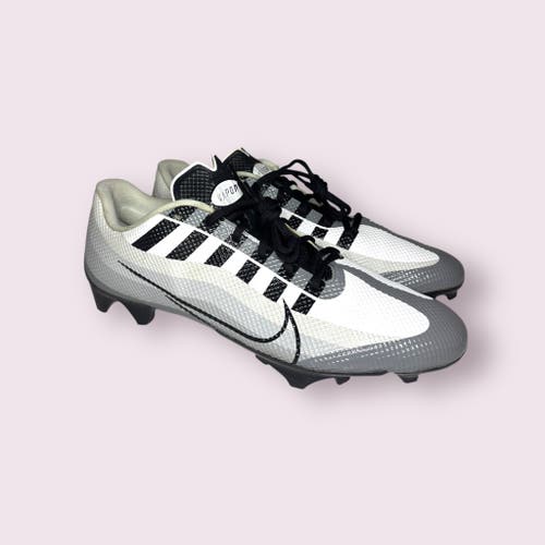 Men's Size 13.0 (W 14.0) Low Top Molded Cleats (Used)
