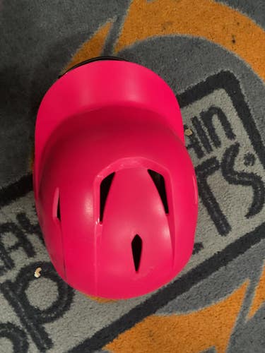 Used Wilson WOMENS SOFTBALL HELMET Batting Helmet w/Mask Pink S/M 11614-S000221946