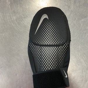 Used Nike SLIDING MITT RH Throw Fastpitch Gloves Black 10 3/4" 11614-S000221865