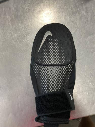 Used Nike SLIDING MITT RH Throw Fastpitch Gloves Black 10 3/4" 11614-S000221865