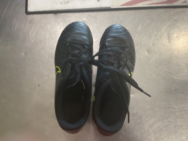 Used Nike Soccer Cleats Black Junior 03.5 11614-S000221856