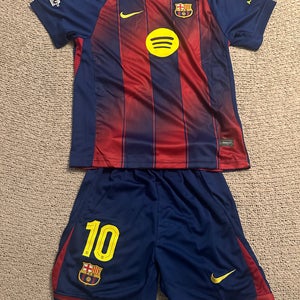 Lamine Yamal Barcelona soccer jersey kit size 28 for ages 10-11