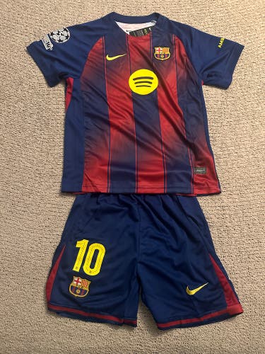 Lamine Yamal Barcelona soccer jersey kit size 28 for ages 10-11