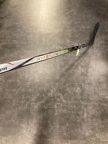 Junior Bauer Vapor Hyperlite 2 Hockey Stick Left Hand P28 (Used)