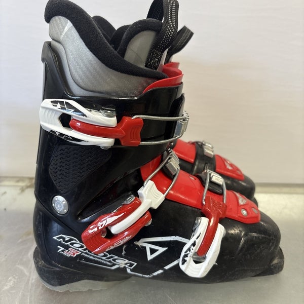 Mondo Size 22 US Size Kids 4 NORDICA FIREARROW TEAM 3 Ski Boots