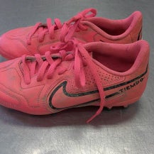 Used Nike Soccer Cleats Pink Junior 01 11339-S000194656