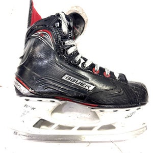 Used Bauer VAPOR X600 Intermediate Hockey Skate Intermediate 5.5 11860-S000298185