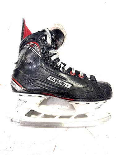 Used Bauer VAPOR X600 Intermediate Hockey Skate Intermediate 5.5 11860-S000298185