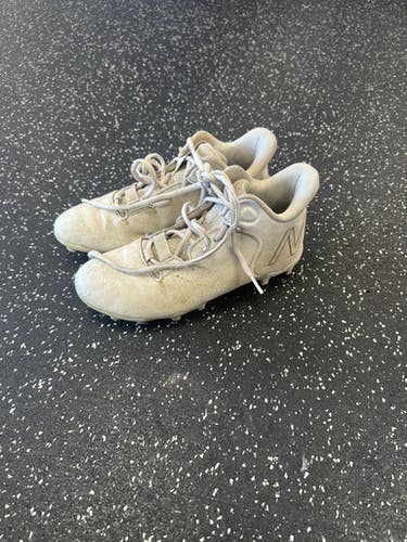 Used New Balance LAX Cleats Boys White Junior 04 11849-S000031932