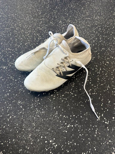 Used New Balance FURON Soccer Cleats White Junior 05.5 11849-S000031933