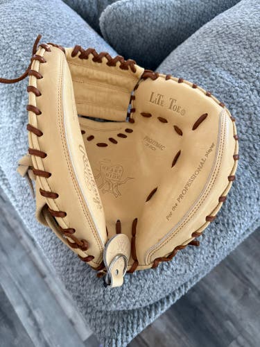 Rawlings Heart of the Hide RH Catcher's Baseball Glove 34" (New)