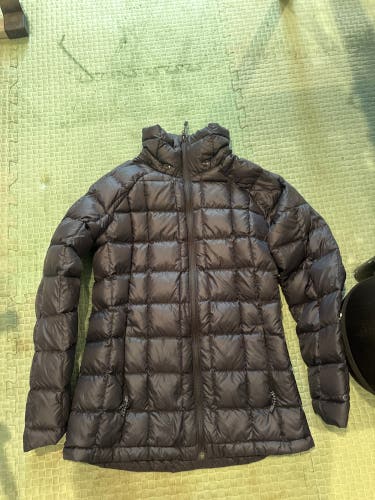 Black Women's Small Burton Jacket (Used)