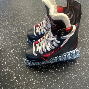 Used CCM JETSPEED Junior Hockey Skate Junior 02 11849-S000031832