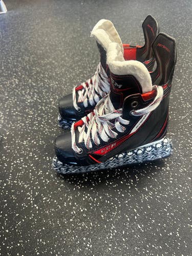 Used CCM JETSPEED Junior Hockey Skate Junior 02 11849-S000031832