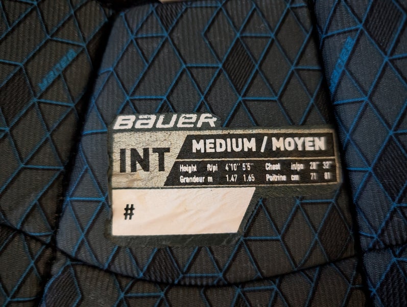 Medium Intermediate Bauer X Shoulder Pads (Used)