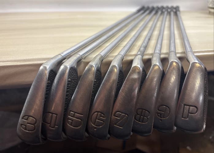 Men's Spalding Executive Right Handed Iron Set Regular Flex Steel Shaft (Used)