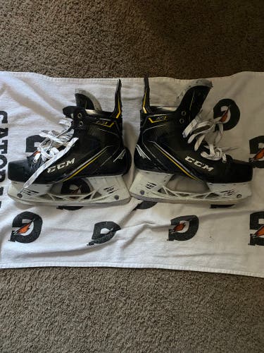 2018 CCM Super Tacks AS1 Hockey Skates Regular Width 8.5 (Used)