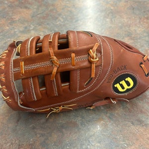 Wilson A2000 Series LHT 1st base A2802 Like New