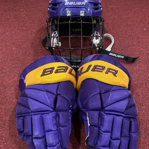 NCAA Mankato Mavericks Hockey Bauer Pro Stock Pants men's large, Gloves size 14 , Helmet men's large