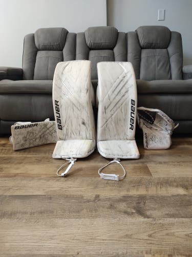 33" Bauer Hyperlite Regular Goalie Full Set (Used)