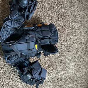 Small / Medium Reebok Goalie Chest Protector (Used)