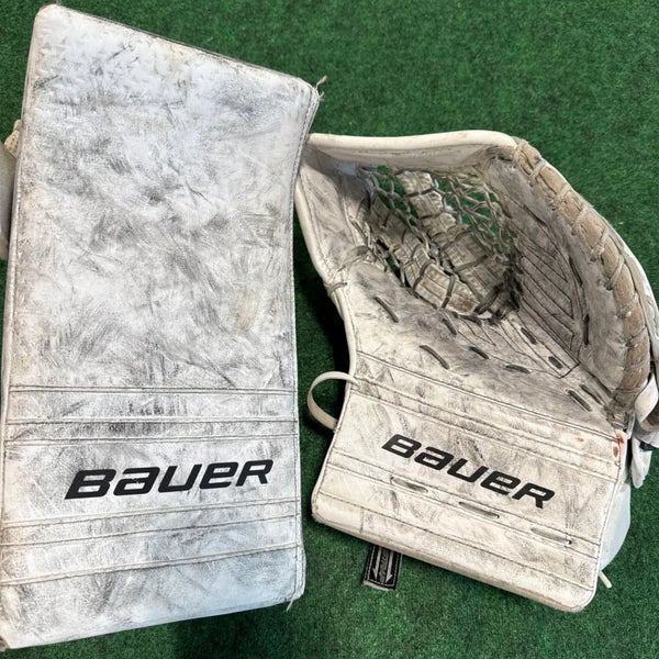 White Intermediate Bauer GSX Goalie Glove & Blocker Set Regular (Used)
