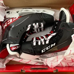 CCM JET SPEED FT485 ICE HOCKEY SKATES,ADULT SIZE 8.5 Regular SKATE NEW