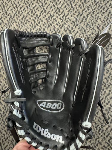 Wilson A900 RH Baseball Glove 12.25" (New)