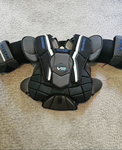 2020 Large Vaughn Velocity V9 Goalie Chest Protector (Used)