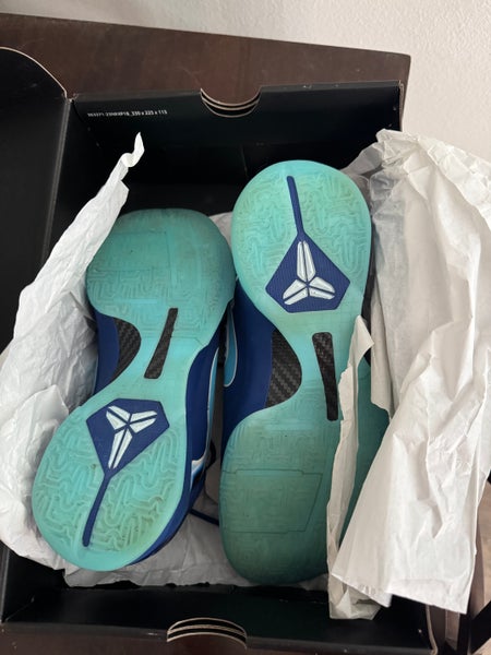 Men's Size M 7.5 (W 8.5) Nike Shoes (Used)