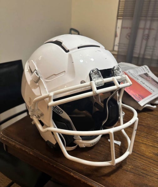 Large Youth Schutt F7 Helmet (Used)