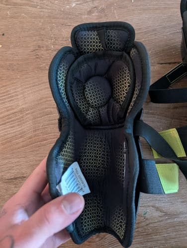 Youth Sher-Wood 9" Shin Pads (Used)