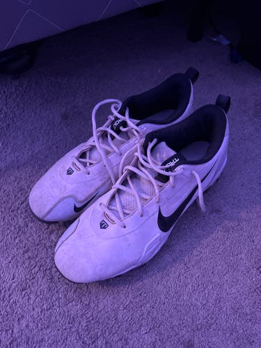 White Men's Size M 12.0 (W 13.0) Adult Nike Molded Cleats Cleats (Used)