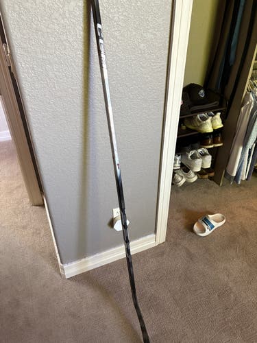 Intermediate CCM JetSpeed FT8 Pro Left Hand Hockey Stick P28 (New)