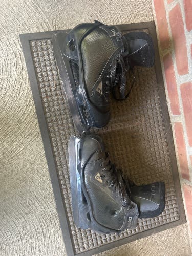 Graf DM1080 Hockey Goalie Skates 9 (Used)