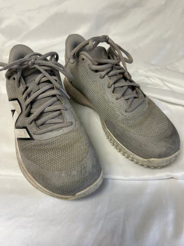 Gray Men's Size M 6.0 (W 7.0) Youth New Balance 4040 Low Top Turf Cleats (Used)