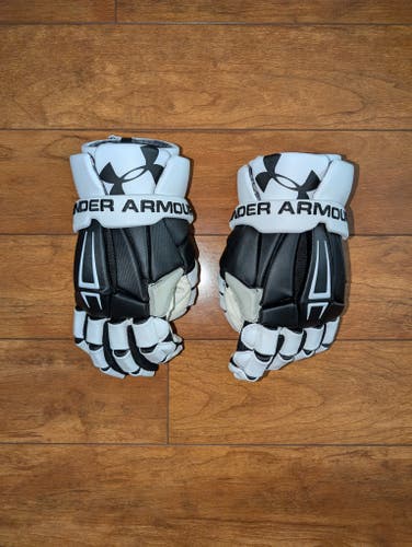 UA Command Gloves - Black/White
